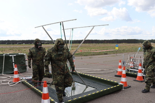 Čeští chemici trénovali dekontaminaci německých děl