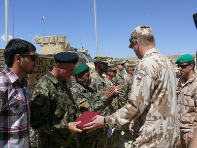 General Picek awards Afghan soldiers in the Wardak Province