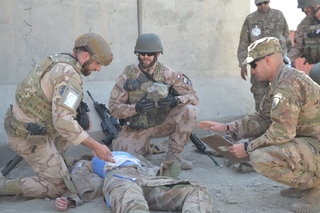 Čeští vojáci v Kábulu prošli zdokonalovacím kurzem poskytování první pomoci v poli