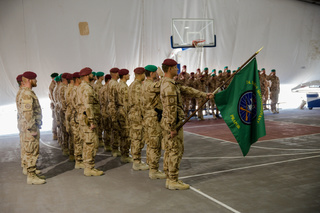 Desátá strážní rota předala operační úkol svým nástupcům