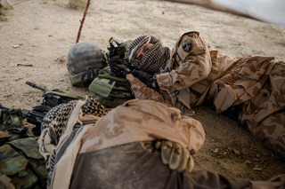 Výcvik přežití v pouštních podmínkách Afghánistánu rozvíjí houževnatost i spolehnutí sám na sebe