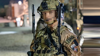 Úkolem leteckých návodčích je podpora jednotky, určení pozice cíle i koordinace letecké či dělostřelecké podpory