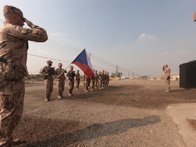 Češi v Iráku oslavili Den vzniku československého státu během i nástupem