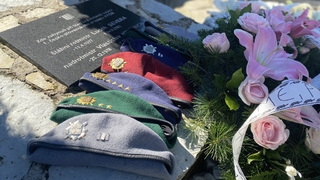 Příslušníci 23. kontingentu Armády ČR v misi KFOR si připomněli 20. výročí úmrtí dvou českých vojáků