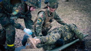 Embolie, infarkt nebo epileptický záchvat. Vojenští zdravotníci cvičili svou připravenost