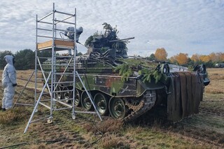 Dekontaminace je umění. Chemici jsou certifikováni k nasazení do operace v Litvě