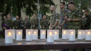 Vojáci v Litvě uctili památku obětí přírodních katastrof. Při pietním aktu promluvil také český kaplan