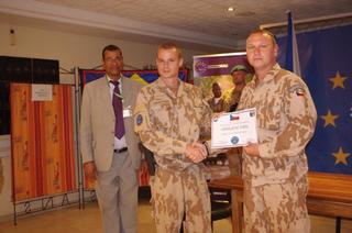 V Mali se vystřídala úkolová uskupení. Bamako nyní hlídají vojáci ze Žatce