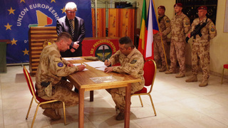 Mají za sebou téměř osm set výjezdů ze svých základen v Mali. S hrdostí tak mohli předat úkol svým nástupcům