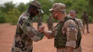 Češi v Mali pokračují ve výcviku tamních vojáků, byť je omezený