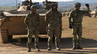 Mnohonárodní prapor přispěl k certifikaci slovenské mechanizované jednotky