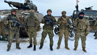 Mnohonárodní prapor na Slovensku: Češi nově s Titusy 