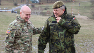 Generál Cavoli navštívil Mnohonárodní uskupení na Slovensku