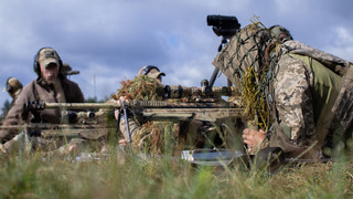 Šest dní v týdnu, od rána do večera. Čeští vojáci cvičí Ukrajince i v Polsku, využívají vlastní tlumočníky