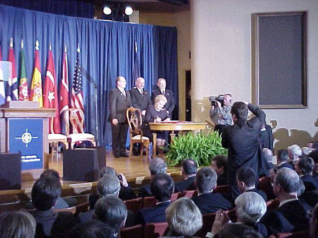 Kavan, Martonyi, Geremek and sitting Albright at the Harry S. Truman Library in Independence, 12th March 1999