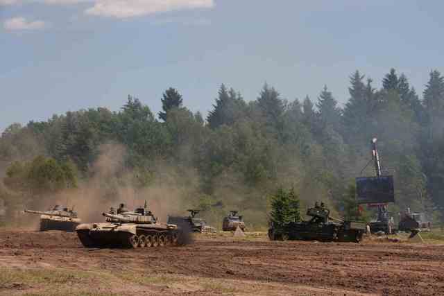 Tanks T72 M4 CZ followed by Pandurs