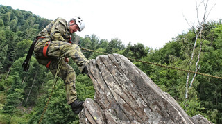 Součástí přírodního víceboje bylo i dobývání pevnosti