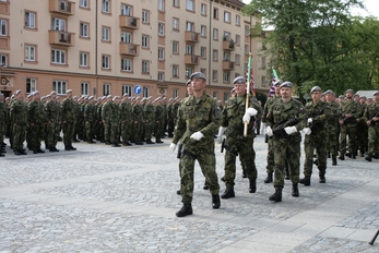 Po osmi letech se v Pardubicích konal veřejný nástup vojáků 14. pluku logistické podpory