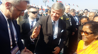 Ministr obrany Lubomír Metnar navštívil v Indii největší zbrojní veletrh na světě a zúčastnil se řady jednání