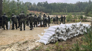 Likvidovat následky povodní dosud pomohlo 4000 vojáků