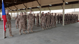 Armáda dočasně stáhla vojáky z Iráku