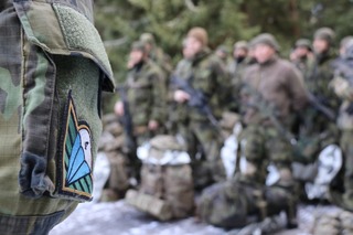 Vítr, mlha, bahno i provazy deště: ideální podmínky pro výcvik průzkumných týmů 4. brigády