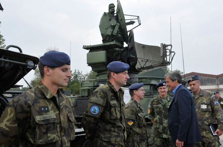 Minister Stropnicky visits air defence unit