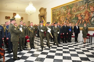 Mezi absolventy kurzu generálního štábu je tentokrát i člen týmu mistra světa 