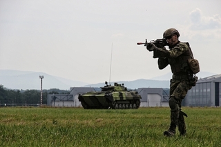 Armáda se o víkendu na Dnech NATO představí ve vzduchu i na zemi