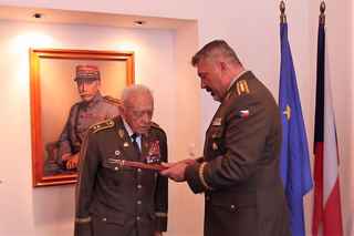 Náčelník generálního štábu popřál k životnímu jubileu válečnému veteránovi generálu Masopustovi