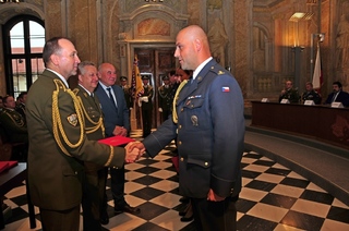 Univerzita obrany vyřadila přes 130 absolventů kariérových kurzů