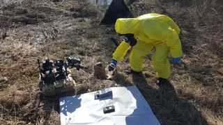 Specialisté na odhalování výbušnin s nebezpečnými látkami na cvičení využili pyrotechnické roboty od USA