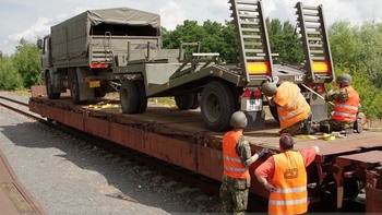 Z Podbořan na Lounsku odjelo přes dvě stě vojáků na půlroční misi do Litvy