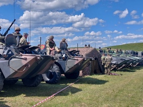 Jako na Ukrajině. Boj v otevřeném prostoru si na cvičení Transylvánští draci vyzkoušeli vojáci z Hranic