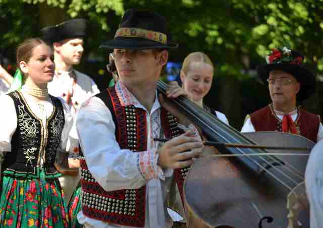 Procession through Roznov pod Radhostem (3)