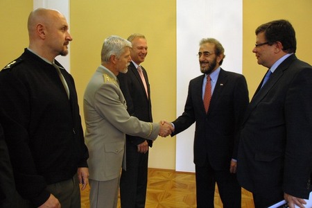 Sadoon Al-Dulaimi greets with Chief of General Staff of ACR General Petr Pavel