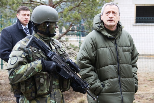 Commander of the Czech Task Force, Captain Miroslav Maixner, with Minister Stropnicky