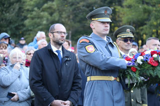 Náměstek ministra obrany Pavel Beran uctil památku padlých na Dukle