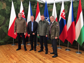 Premiéři a ministři Visegrádské čtyřky si ve Varšavě připomněli výročí vstupu do NATO