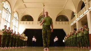 Video: Ústřední hudba AČR a sokolští cvičenci vzdávají hold legionářům