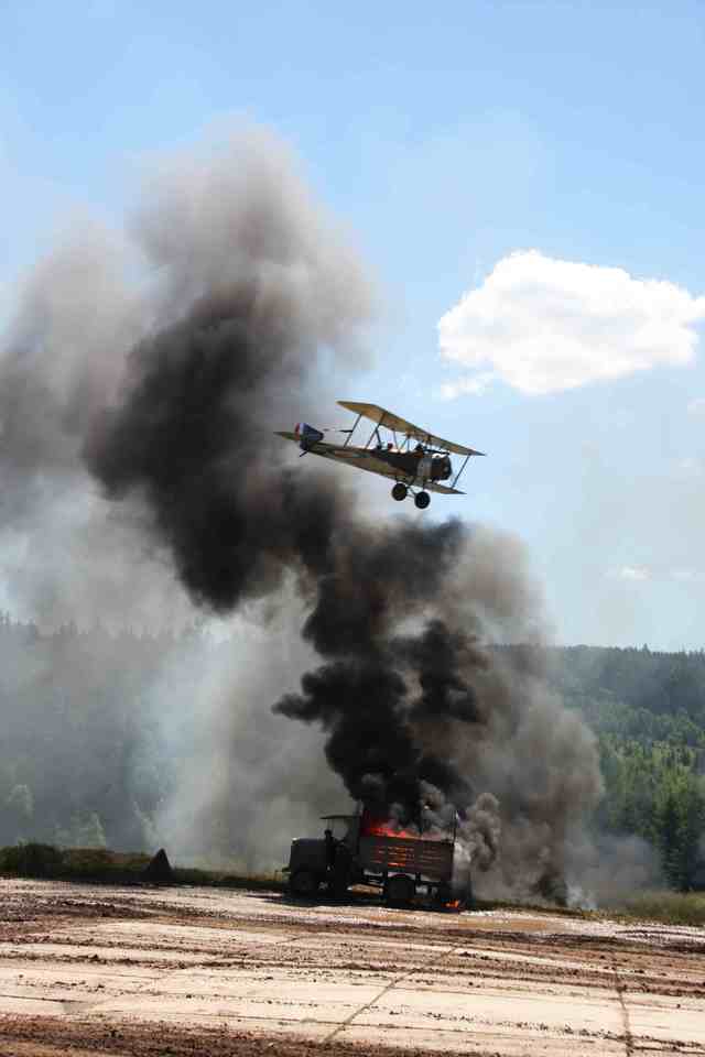 Demonstration of Air Force engagement in WW I