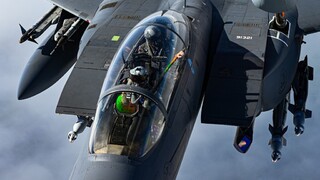 Legenda války v Perském zálivu zavítala na Ample Strike 