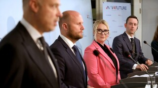 Na Slovensku jednali ministři obrany V4 o zintenzívnění spolupráce i Ukrajině