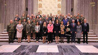 Ministryně obrany ocenila Zdenu Mašínovou za udržování tradic, Danu Drábovou za podporu Ukrajiny