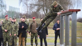 Trumfněte šéfa armády na dráze NATO. Závod ARMY Urban Challenge se koná už příští sobotu!