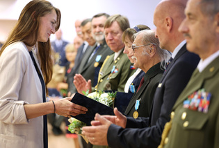 Za zásluhy o rozvoj českého vojenského letectví bylo letos vyznamenáno dalších deset osobností