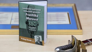 V Armádním muzeu byla pokřtěna kniha rozhlasových komentářů generála Františka Moravce