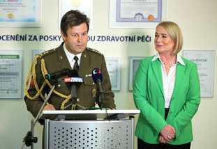 Ministryně obrany Jana Černochová uvedla do funkce nového ředitele ÚVN