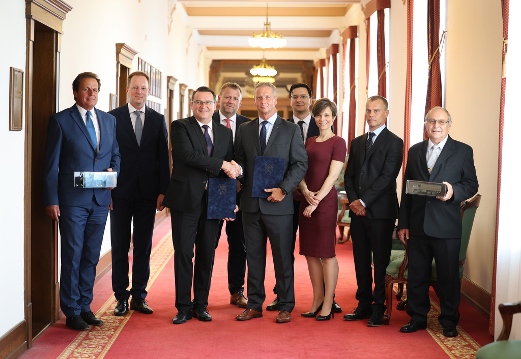 Ministerstvo obrany uzavřelo rámcovou dohodu na nákup nákladních vozů Tatra