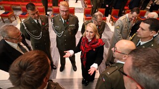 Je naší povinností válečným veteránům pomáhat, řekla ministryně obrany při oslavě jejich svátku